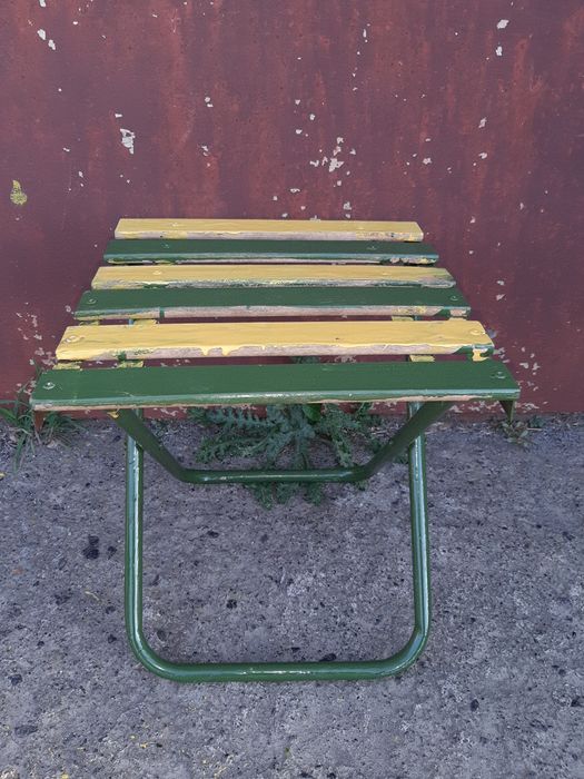 Продам Стульчик металлический