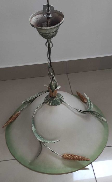 Candeeiro de Teto Vintage com Detalhes Rústicos – Impecável
