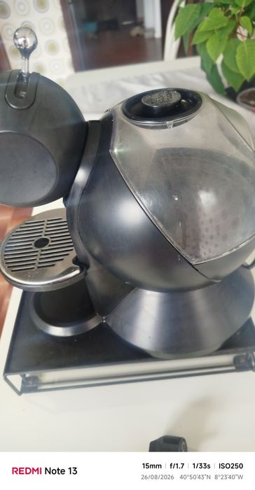 Vendo máquina de café Doce Gusto mais gaveta das cápsulas de café
