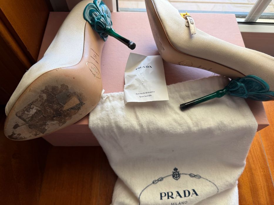 Sapatos Peep Toe Prada 37 Cetim Dourado Salto Esculpido – Originais Full Set