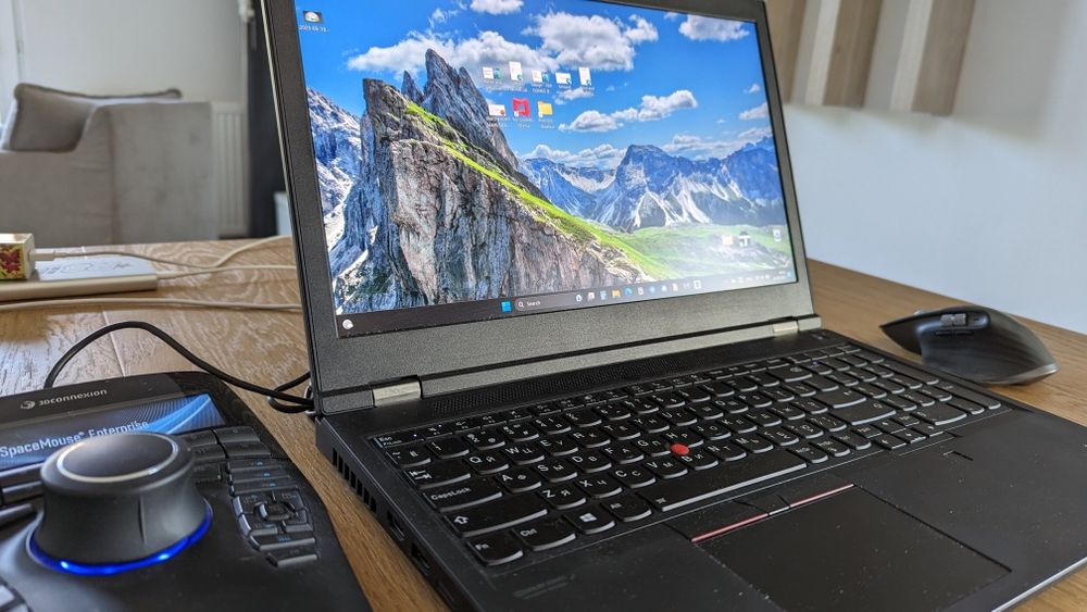 Lenovo ThinkPad P15 Gen 1 i9-10885H 32GB 1TB RTX 4000 8GB 15,6" 4K UHD