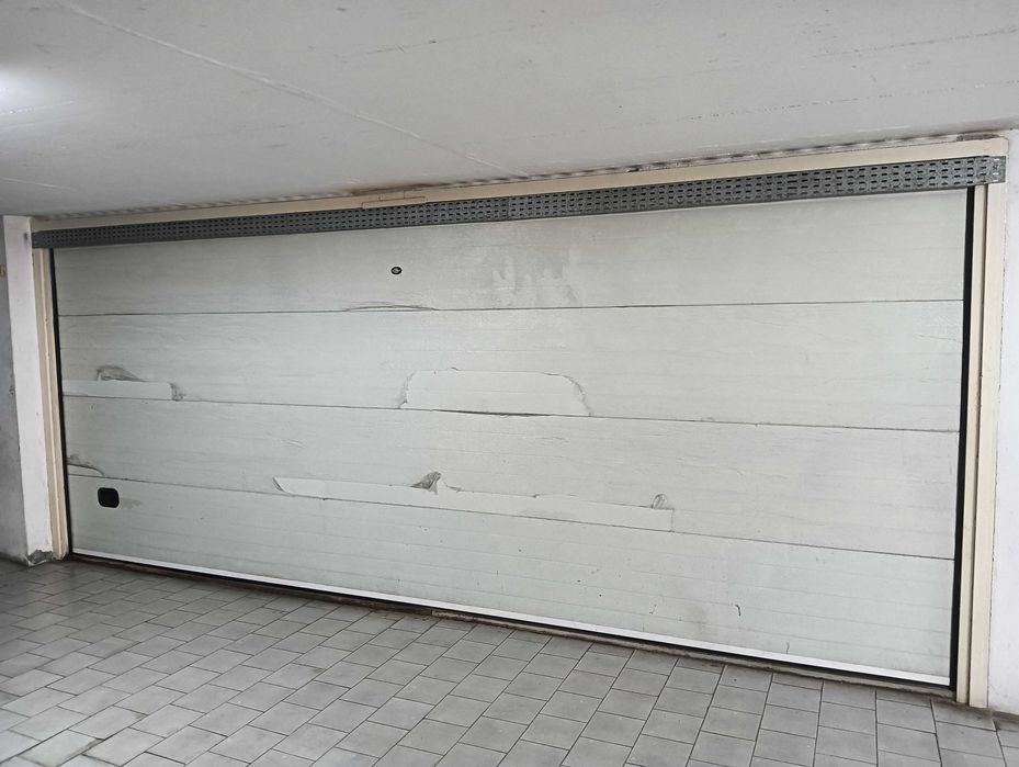 Garagem / Arrecadação / Armazém (SETÚBAL) 4 Caminhos