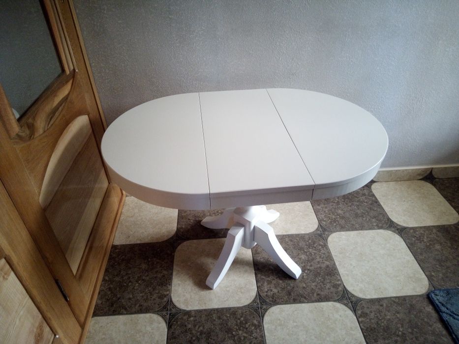 Стіл дерев'яний круглий