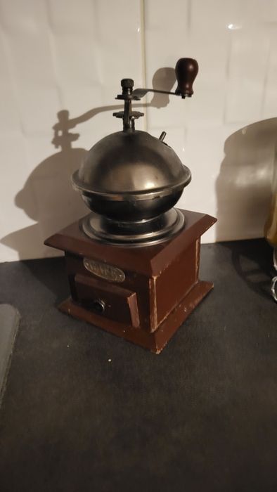 Reczny mlynek do kawy