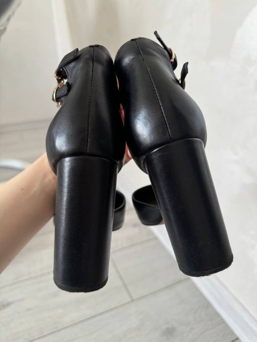 Продам жіночі туфлі