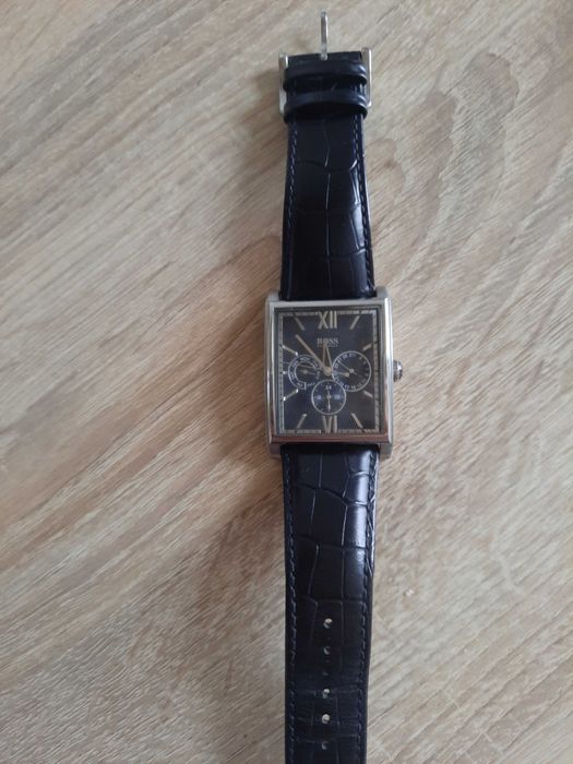 Продам мужские стильные часы Hugo Boss