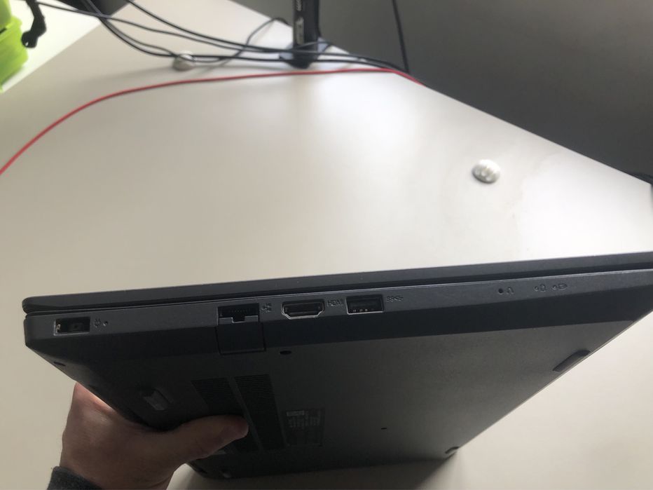 Portátil Lenovo V130 (i7 8GB 256GB SSD 15'')