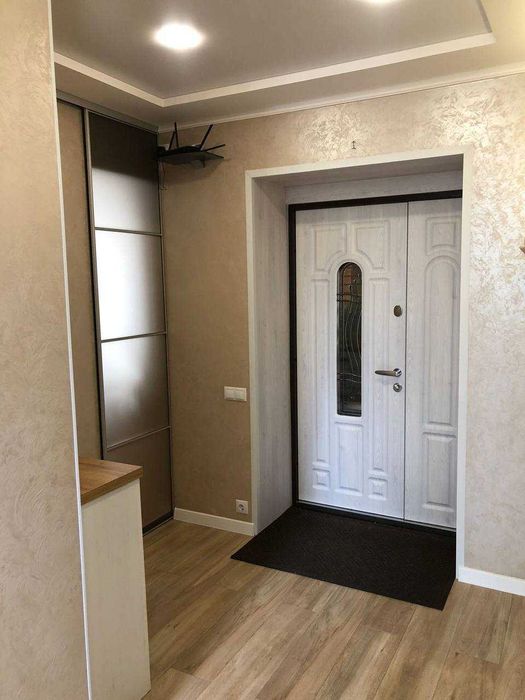 Двоповерховий сучасний будинок. р-н  Яр