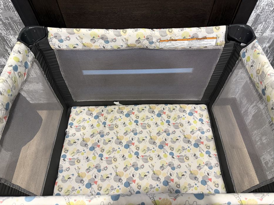 Дитячий манеж Graco Pack ’n Play