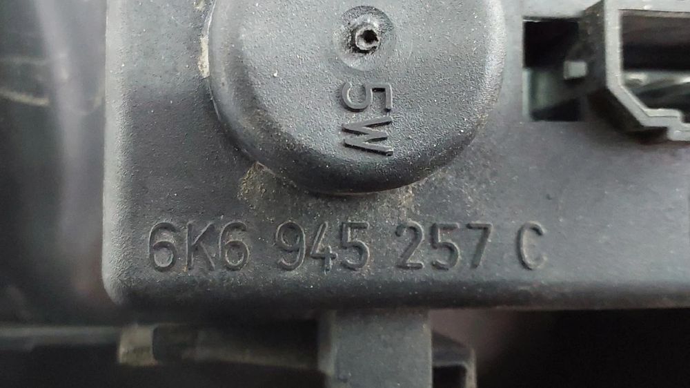 Farolim esquerdo SEAT Ibiza II (6K1)