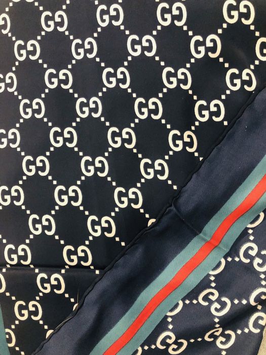 Платок шелковый Gucci. Новый