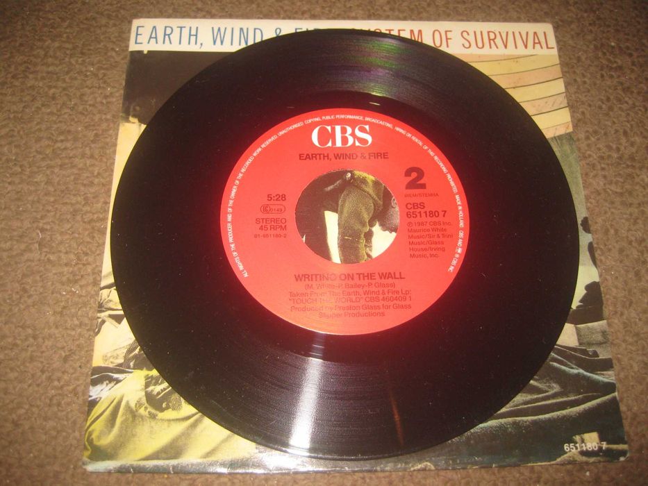 Vinil Single 45 rpm dos Earth, Wind & Fire "System Of Survival"