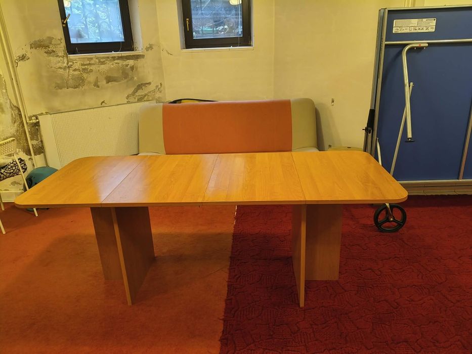 Super solidny stół z BRW rozkladany od 100 cm aż do  200 cm