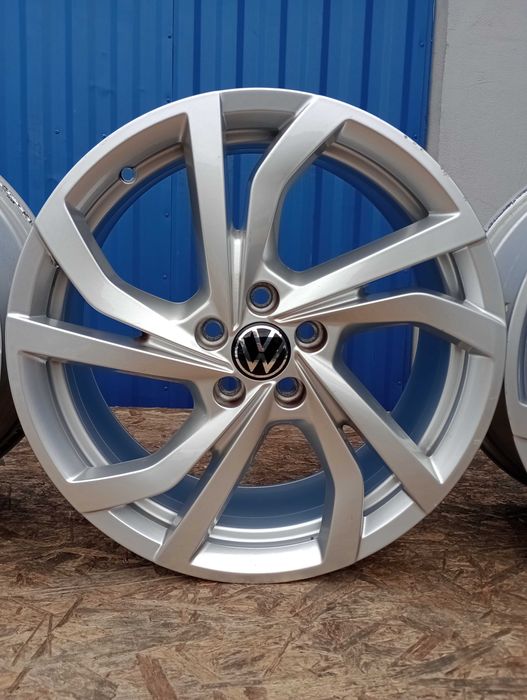 Felgi Aluminiowe 5x100 R17 ET51 VW POLO