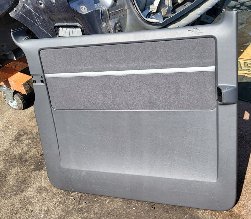 boczek tapicerka drzwi przesuwnych lewych vw t5 multivan oe czarny