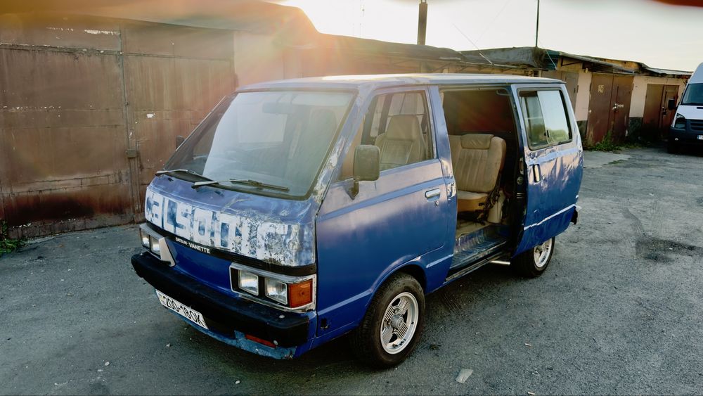 Nissan Vanette c122
