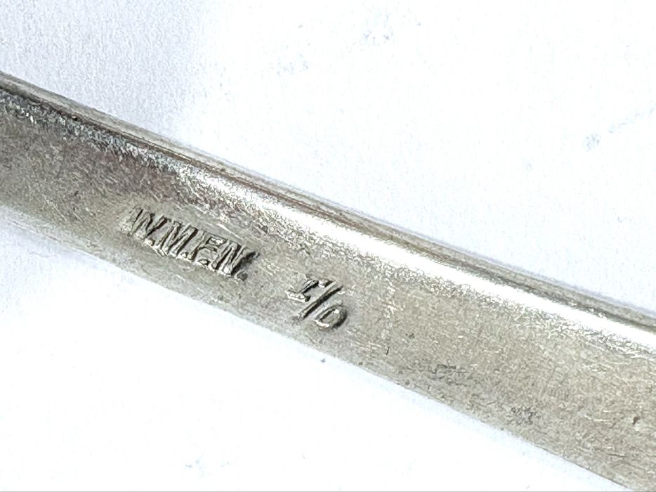 3 garfos de ostras/caracoís e uma pequena concha WMF c banho em prata