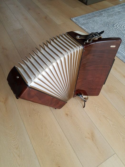 Akordeon Hohner TANGO V M MUSETTE 120 b. 4/5 chóry,lekki 10kg,jak NOWY