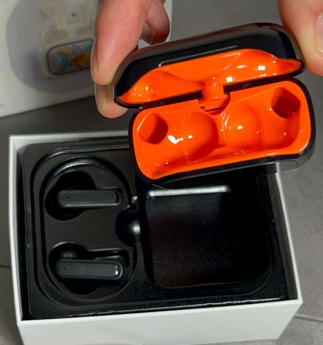 Auriculares bluetooth com ecrã LCD com sistema IA  e tradutor