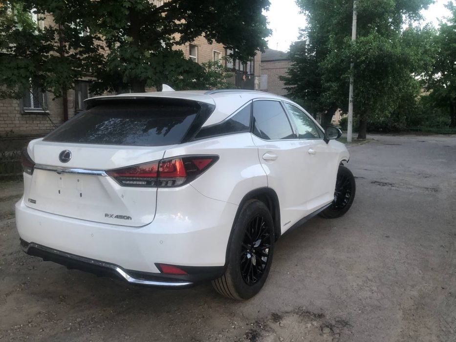 Бампер Rx 350 h Lexus F sport зажний
