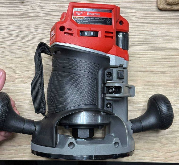 Milwaukee 2838-20 M18 FUELФрезер