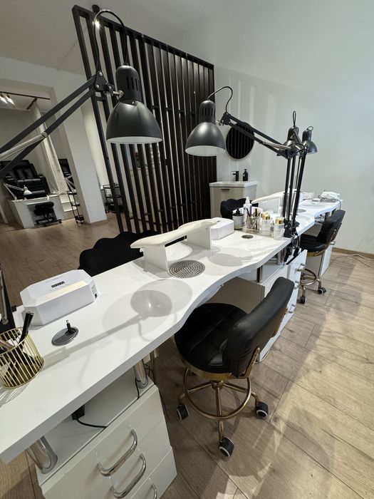 Do wynajecia w pełni wyposażone  stanowisko do manicure i pedicure