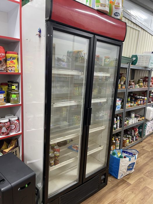 Холодильник вітринний