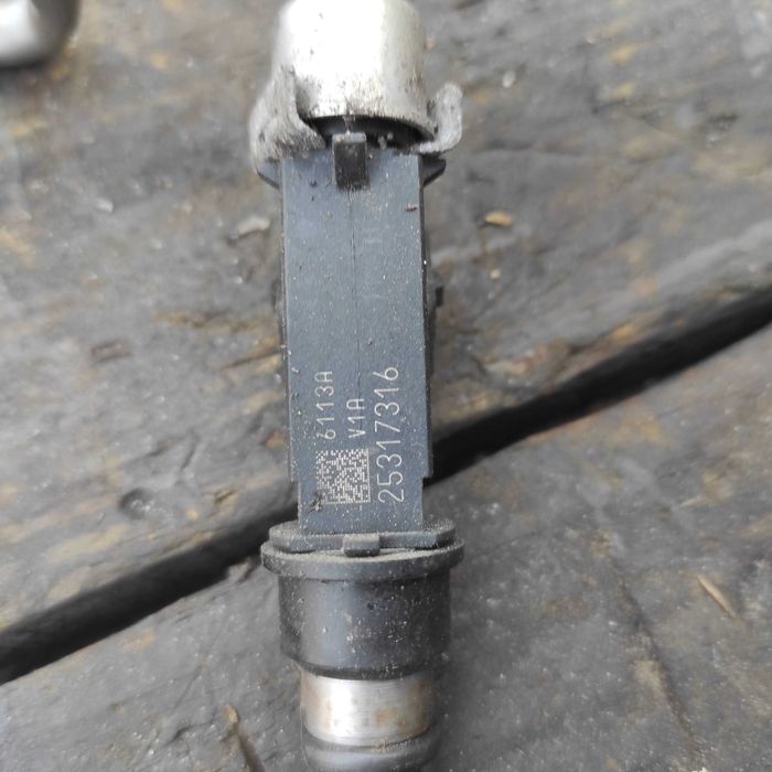 Listwa Wtryskowa Wtryski Meriva A 1,6 8 V Z16SE Komplet 253,17,316