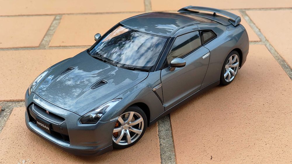 Nissan GT-R R35 AutoArt 1/18