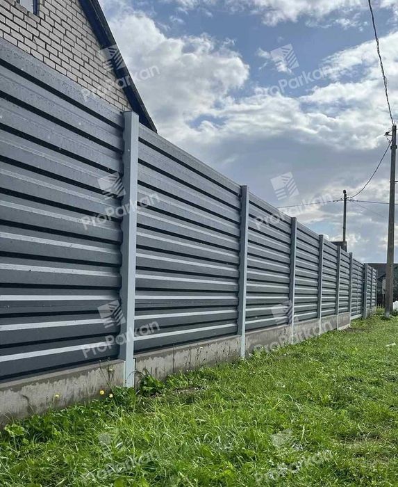 Паркан з профнастилу та  штахетника під ключ, монтаж