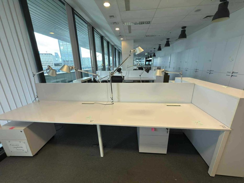 ODDAM wyposażenie biurowe – biurka Bench, krzesła, szafy