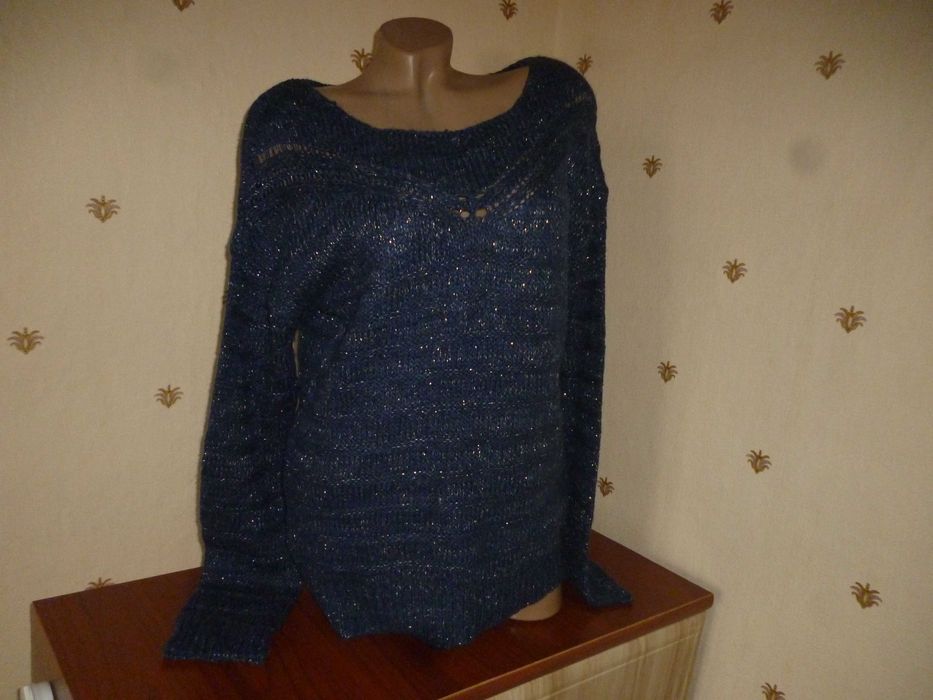 Продам теплые брендовые свитера в новом состоянии)))