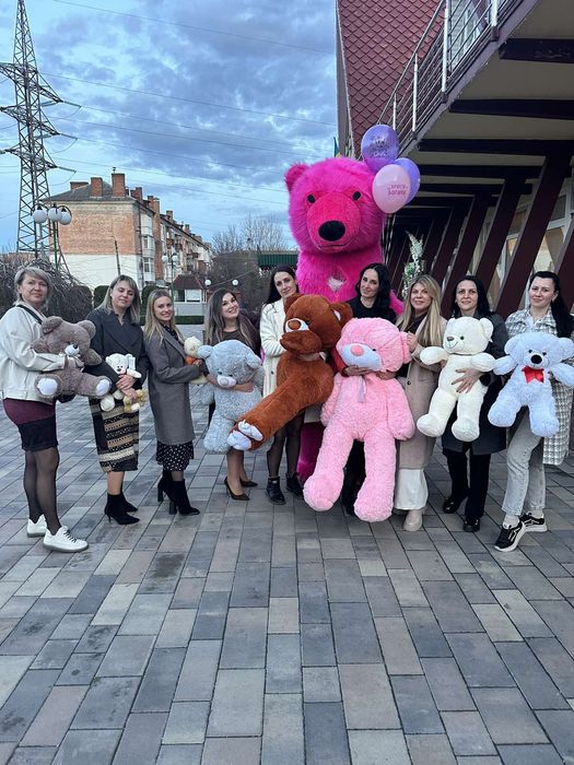 Білий та рожевий мішка