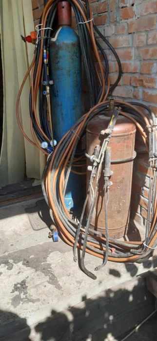 Два газових різака в комплекті