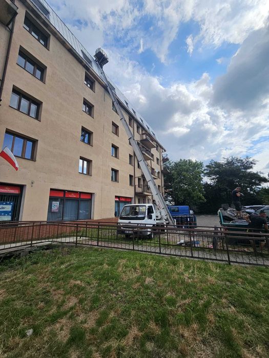 Winda dekarska na aucie 28m, drabina dekarska, transport materiałów