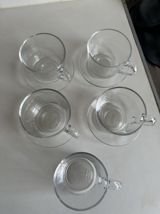 Conjuto de 5 chávenas e 4 pires IKEA
