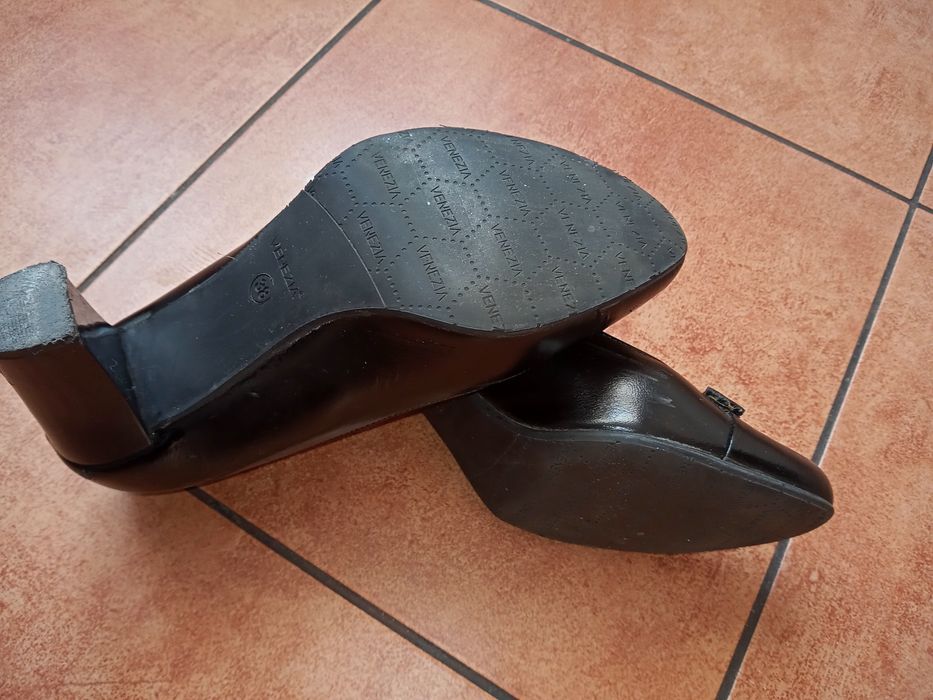 Buty na obcasie Venezia 38