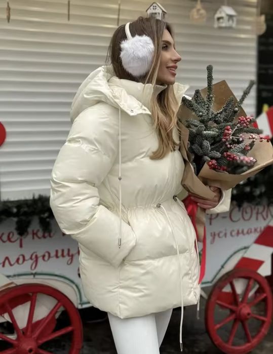 Жіночий молочний пуховик куртка