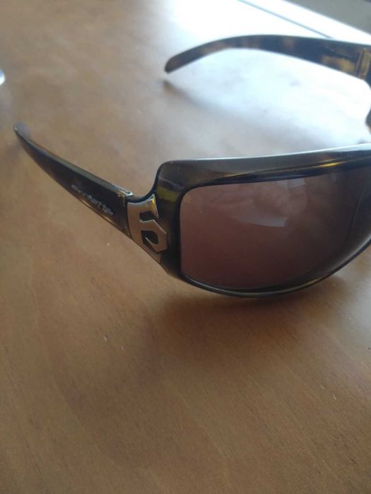 Óculos de sol Arnette