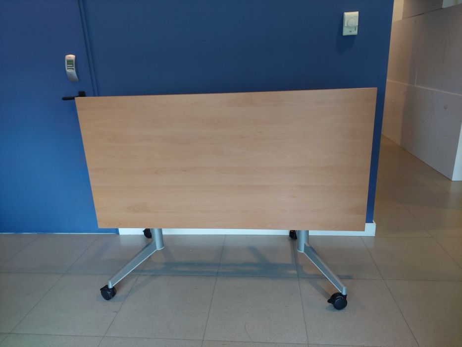 Secretária / Mesa dobrável Steelcase 180 x 80 x 73cm Oportunidade - Fácil arrumação