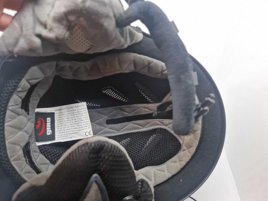 Kask snowboardowy narciarski Giro Encore hardshell czarny mat  Roz. S
