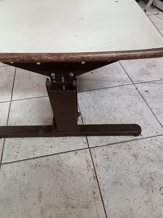 Mesa dobrável de autocaravana