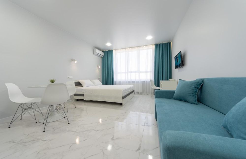 Подобово, за 5 хв. від метро, затишна студія, у будинку з Генератором.