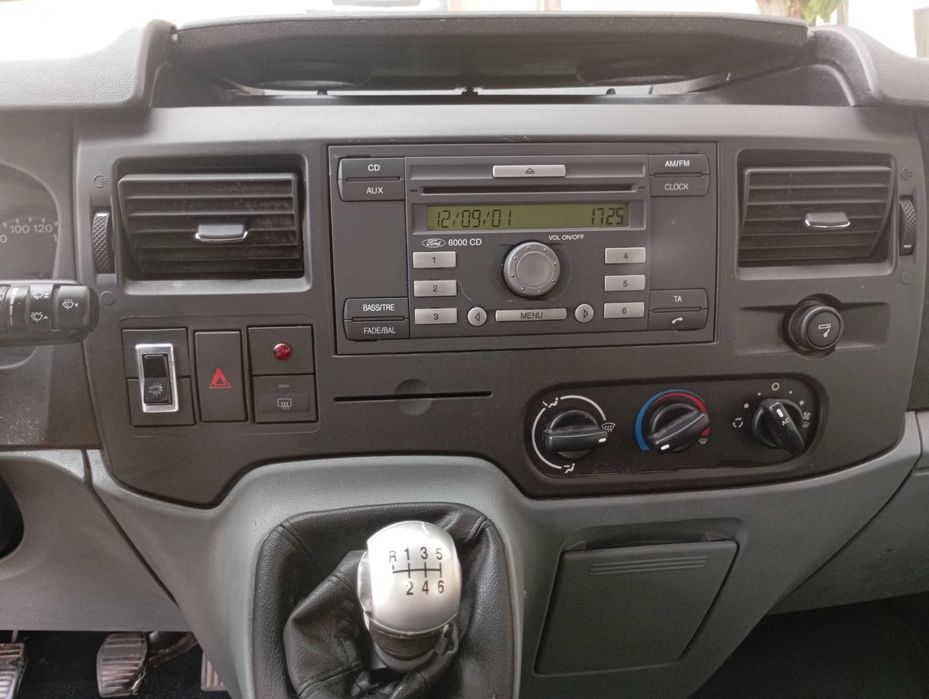Ford Transit 9 lugares mista