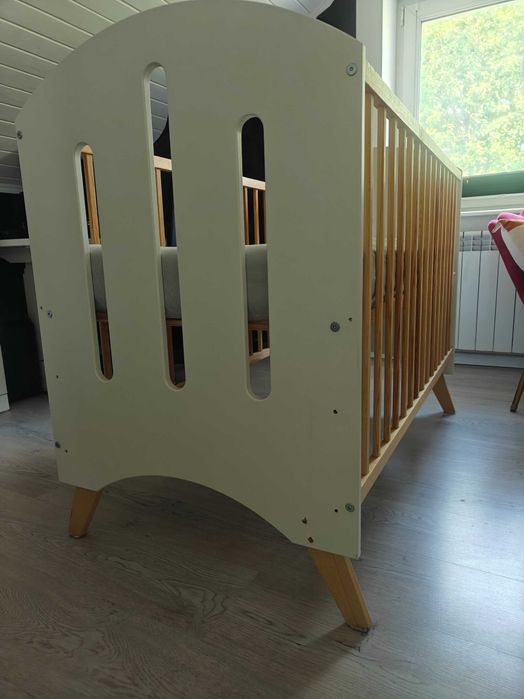Łóżeczko niemowlęce wraz z materacem 120x60