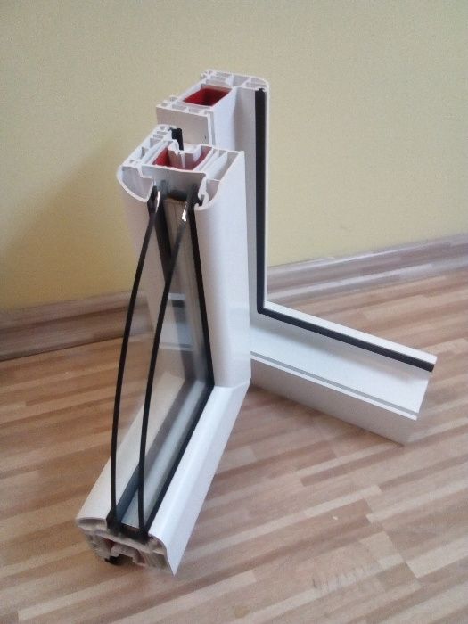 Serwis / Naprawa okien / Uszczelki / Nawiewniki / Regulacja / Szklarz