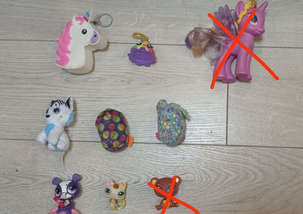 Разные мелкие игрушки