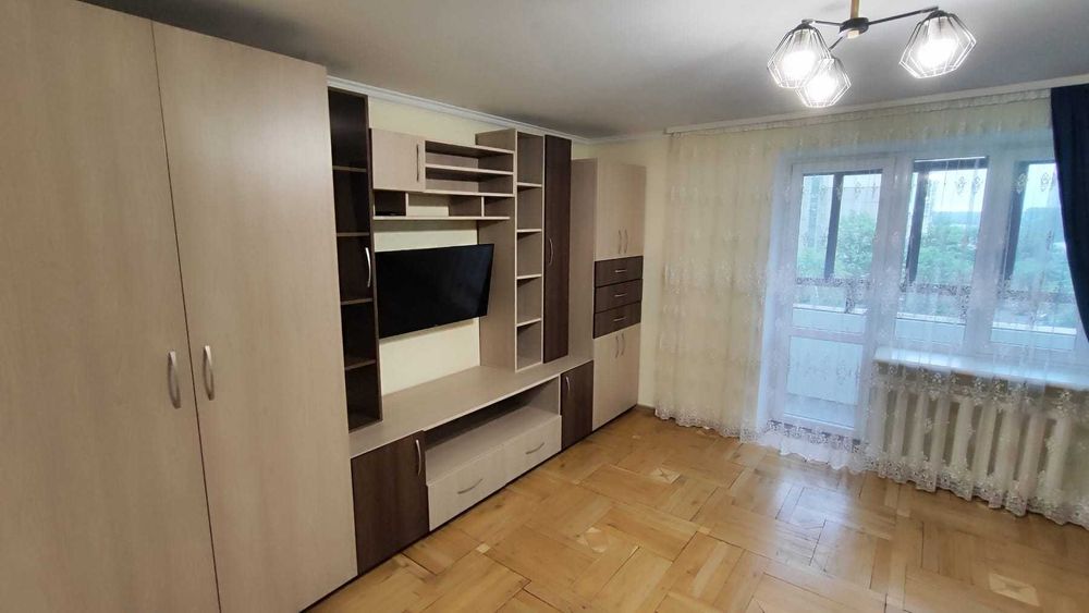 Пропоную оренду 4-ри кімнатної квартири по вул. Антонича. ( Сихів)