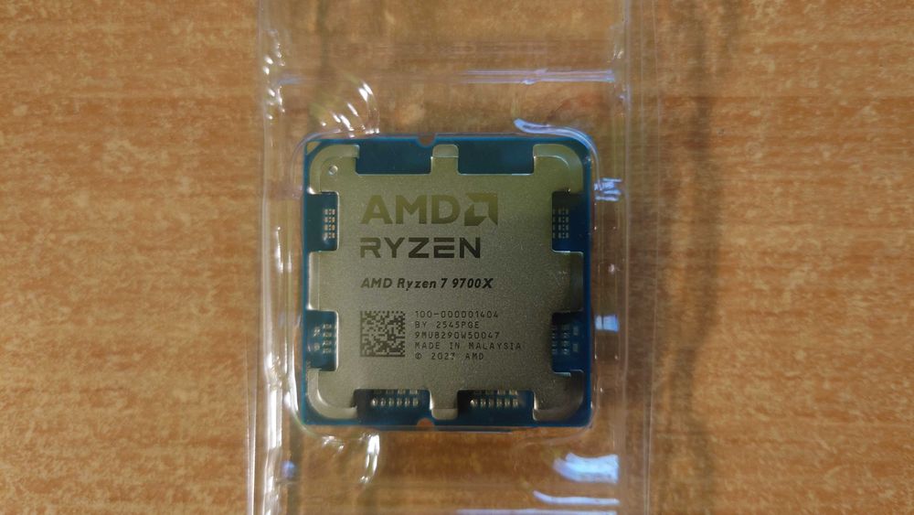 AMD Ryzen 7 9700X