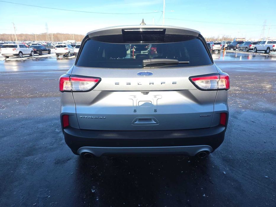 2022 Ford Escape Hybrid Titanium